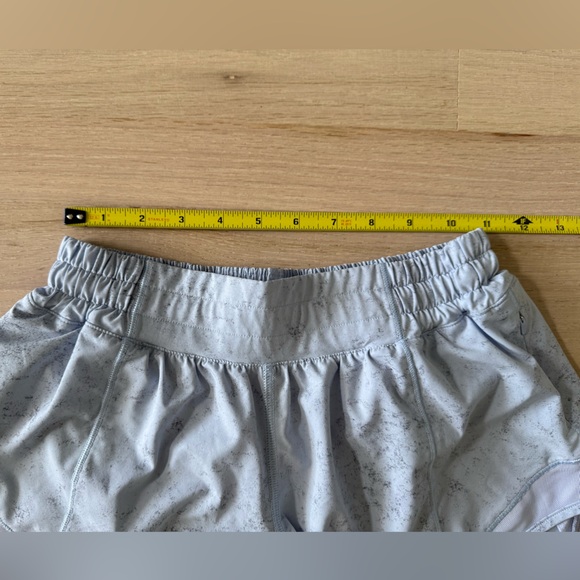 Lululemon Hotty Hot High-Rise Shorts W7BATR Gravel Dust Pastel Blue Multi 6 - Picture 3 of 5
